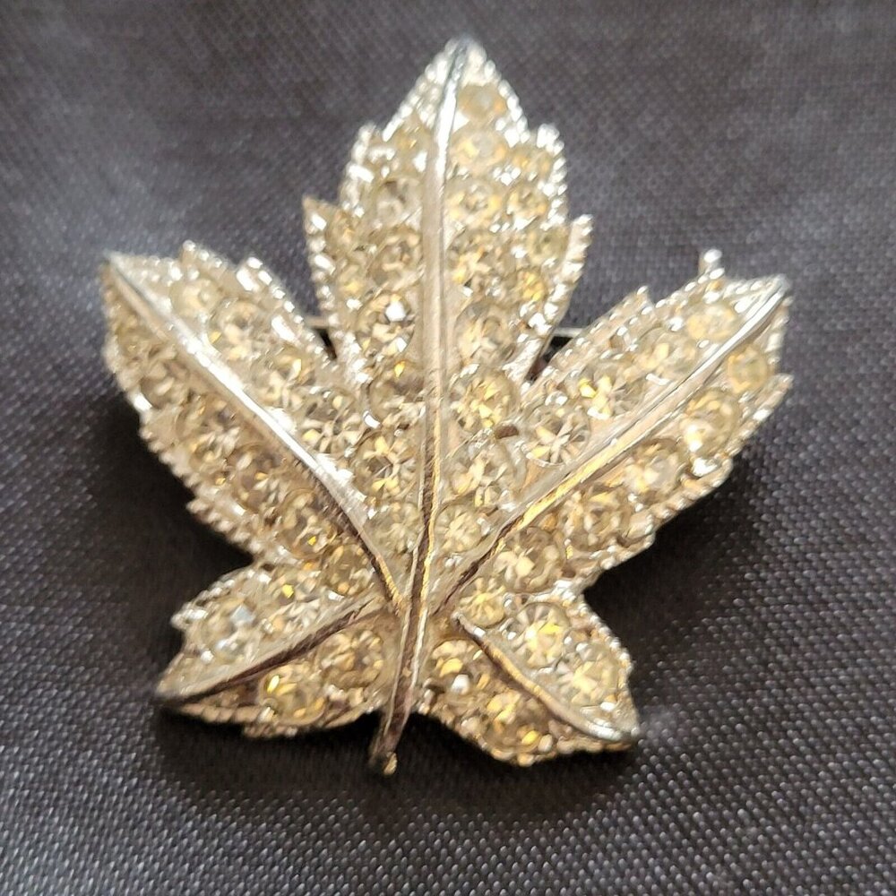 Vintage Signed Keyes Silver Tone Rhinestone 2” Maple Leaf Brooch Pin